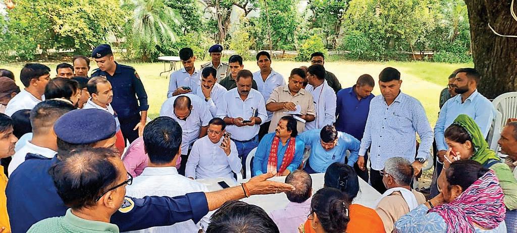 ट्रक वाला वापस ले गया राशन, डिपो धारक पहुंचा मंत्री राजेश नागर के दरबार