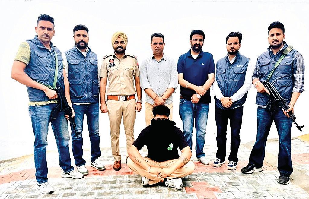 गैंगस्टर गोल्डी बराड़ का साथी पांच पिस्तौलों सहित काबू