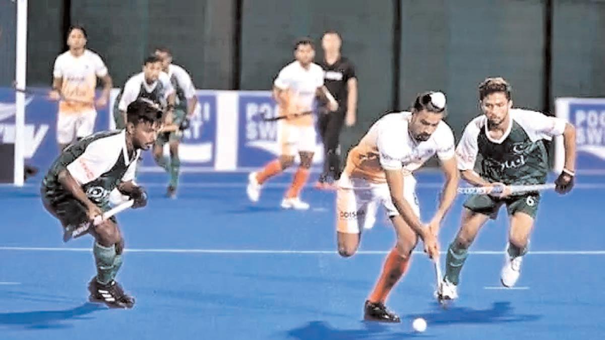 भारतीय मिडफील्डर हार्दिक सिंह ने दिखाए पाकिस्तान को तेवर