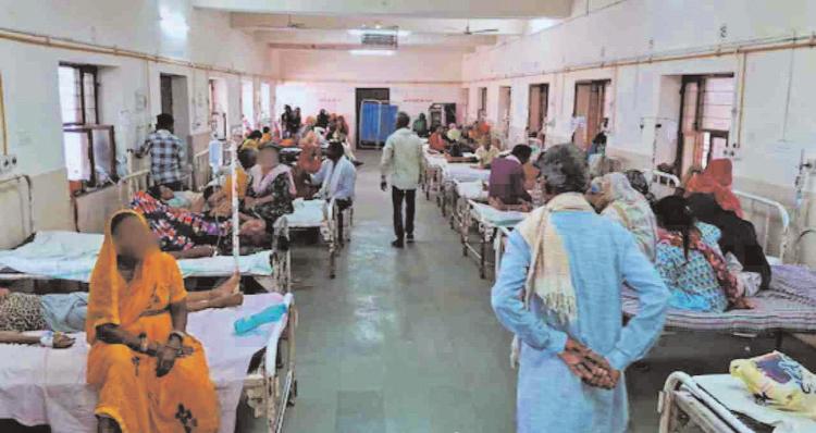दिल्ली में जनस्वास्थ्य विभाग के कर्मचारियों ने किया प्रदर्शन, हड़ताल से हालात बिगड़ने की आशंका