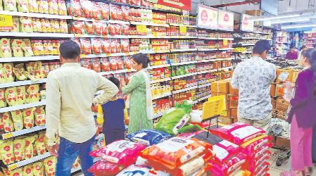 सरकार ई-कॉमर्स प्लेटफॉर्म्स पर रख रही नजर
