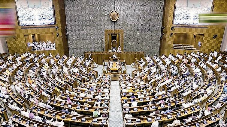 जनप्रतिनिधि की जवाबदेही और जद्दोजहद