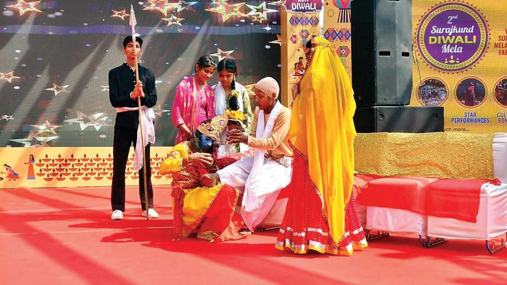 मनोरंजन और सांस्कृतिक कार्यक्रमों का समागम बना दर्शकों के आकर्षण का केंद्र
