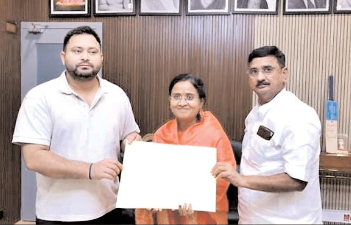 'भूरा बाल साफ करो' कहने वाले कुख्यात की पत्नी को राजद का टिकट