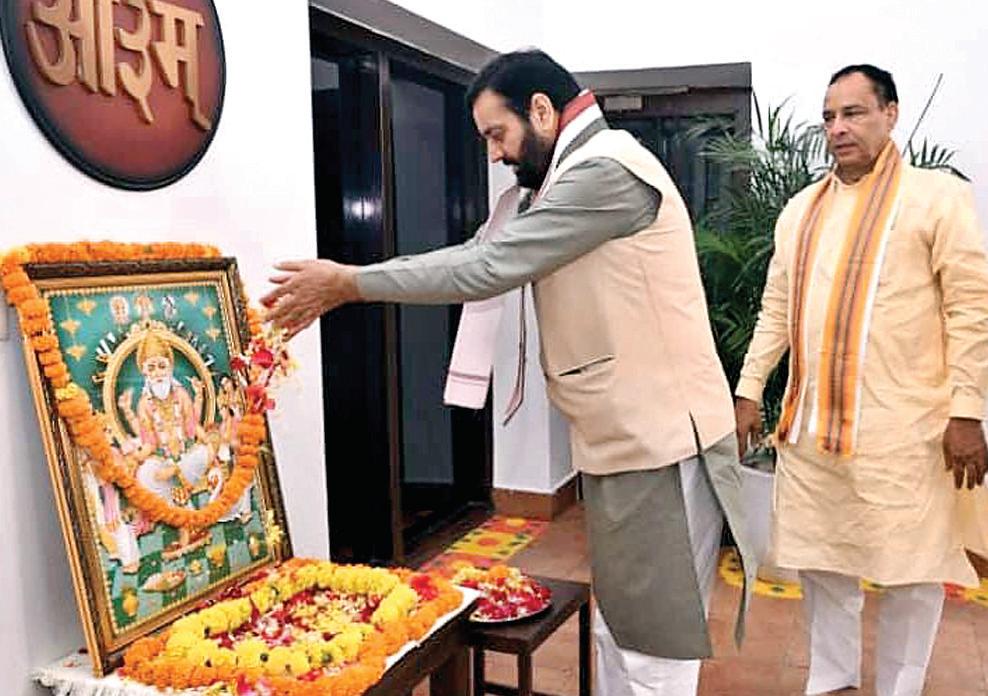 भगवान विश्वकर्मा सृजन, परिश्रम और कौशल के प्रतीक : मुख्यमंत्री