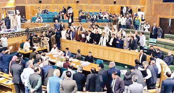 जम्मू-कश्मीर : भाजपा-नेशनल कांफ्रेंस के विधायकों में झड़प