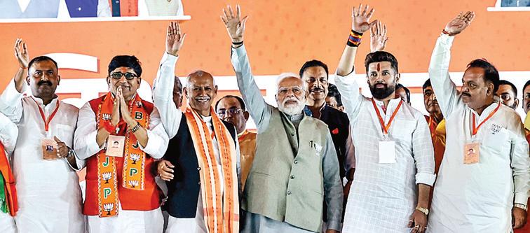 हजारों करोड़ के घोटाले में जमानत पर हैं दोनों युवराज