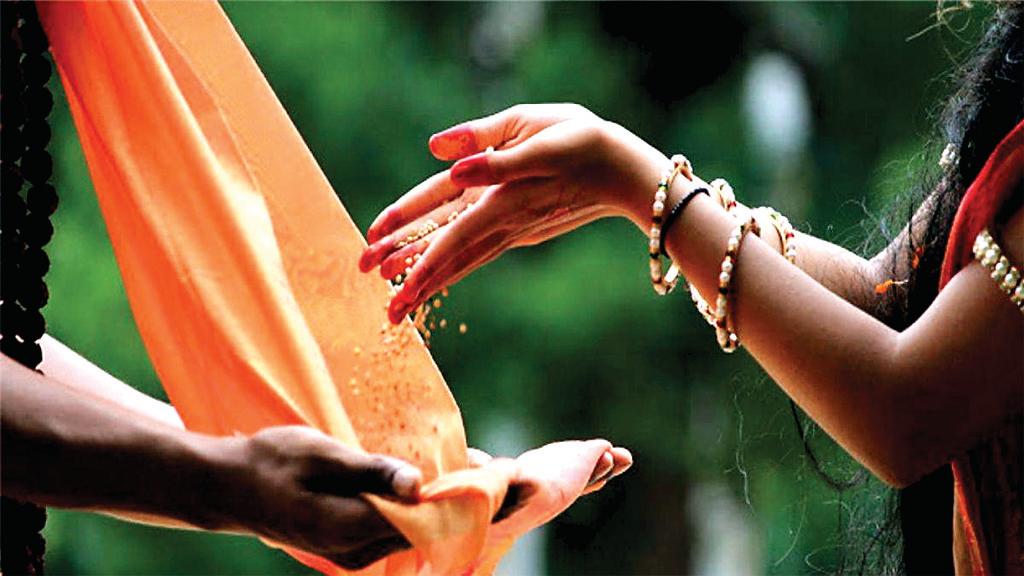 कार्तिक पूर्णिमा के दिन राशिनुसार करें दान, जीवन में आएगी खुशहाली!