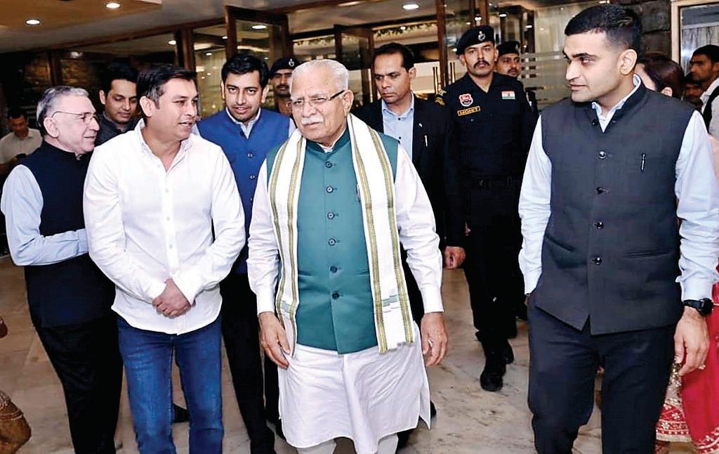 पुरानी यादें ताजा करने अचानक हरियाणा के सबसे बड़े सराय ख्वाजा के सरकारी स्कूल पहुंचे केंद्रीय मंत्री मनोहर लाल