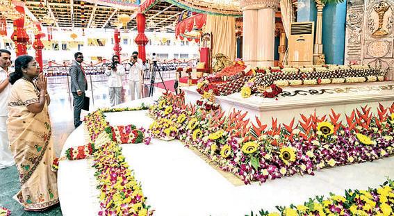 लोगों का जीवन बेहतर बना रही सरकार : राष्ट्रपति मुर्मू