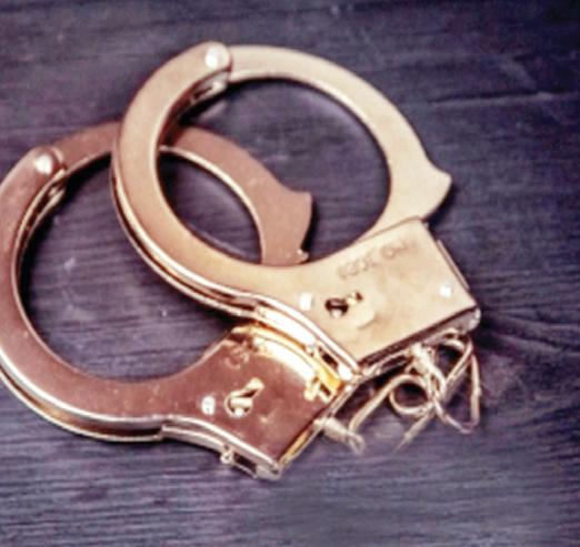 पुलिस मुठभेड़ हिस्ट्रीशीटर के पैर पर लगी गोली, गिरफ्तार