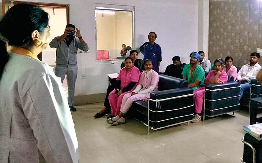 आपात स्थिति से निपटने के लिए विशेषज्ञों ने नर्सिंग अधिकारियों को किया प्रशिक्षित