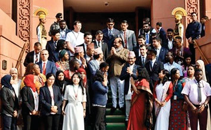 यूपी के विद्यालयों में बहेगी कथा, कविता और संवाद की सांस्कृतिक धारा