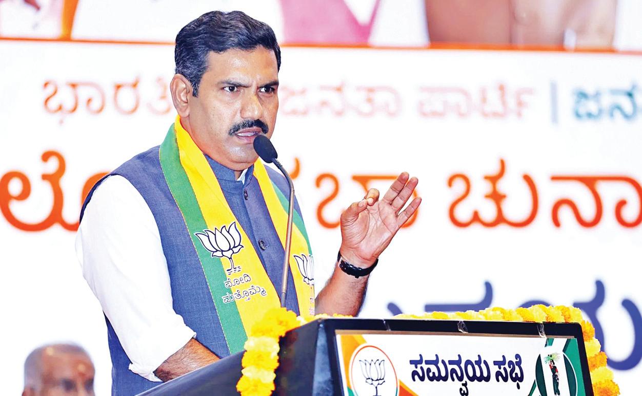 कांग्रेस दो हिस्सों में बंट जाए, तो यह बिल्कुल आश्चर्यजनक नहीं होगा