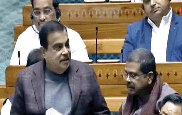 सालभर में टोल बूथ खत्म होंगे, बैरियर लेस सिस्टम लागू होगा : गडकरी