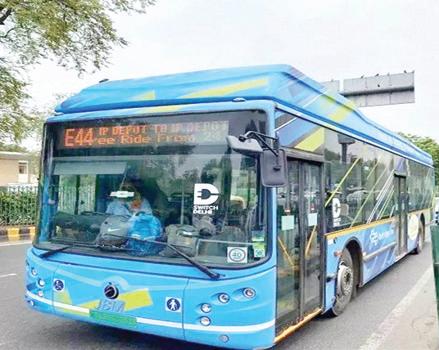 दिल्ली में इलेक्ट्रिक डबल डेकर बसों से राजस्व बढ़ाएगी सरकार