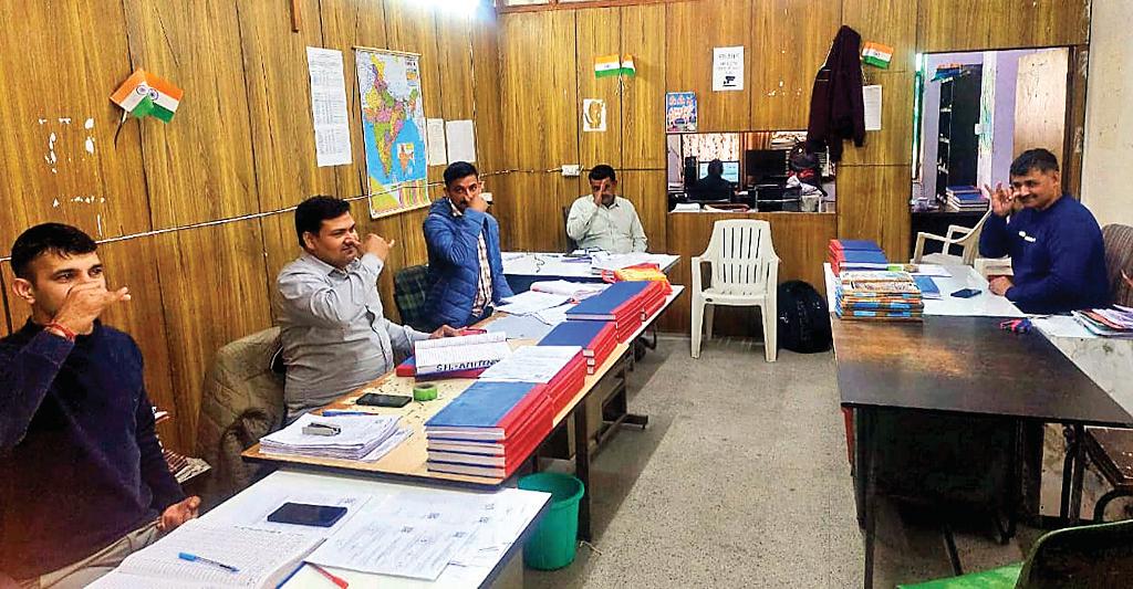लघु सचिवालय फरीदाबाद में योग के लिए प्रतिदिन 5 मिनट का वाई ब्रेक योग सत्र प्रारम्भ