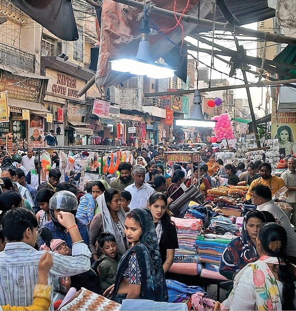 नगर निगम और रेहड़ी-पटरी के बीच चल रहा चूहा बिल्ली का खेल