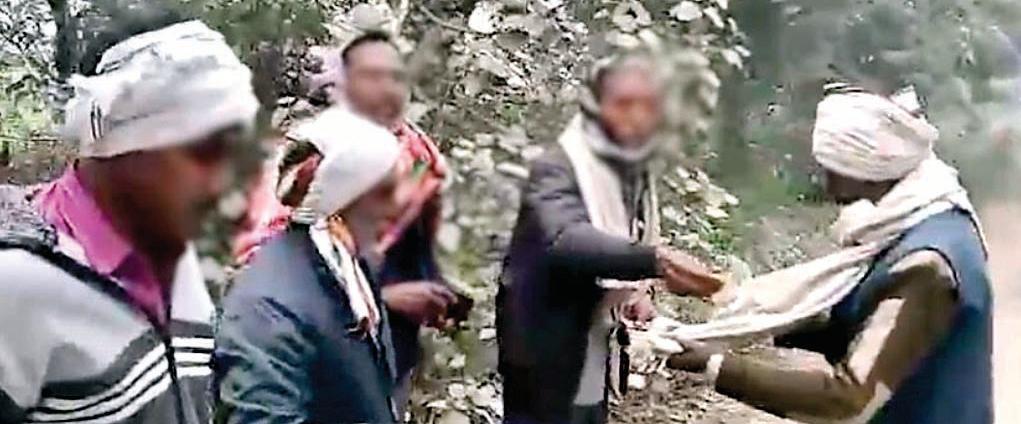 भीख मांगी, बिल चुकाया, तब मिली बेटे की लाश