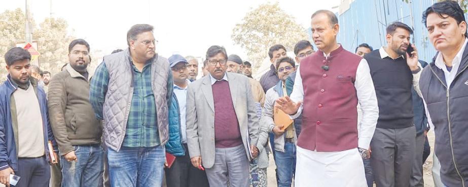 अनियमित कॉलोनियों में नालियों की निकासी को लेकर विभाग मिलकर करें कामः रविन्द्र