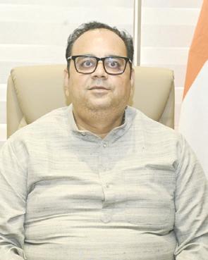 दिल्ली में प्रदूषण पर सख्ती, एक दिन में 28 बसें जब्त
