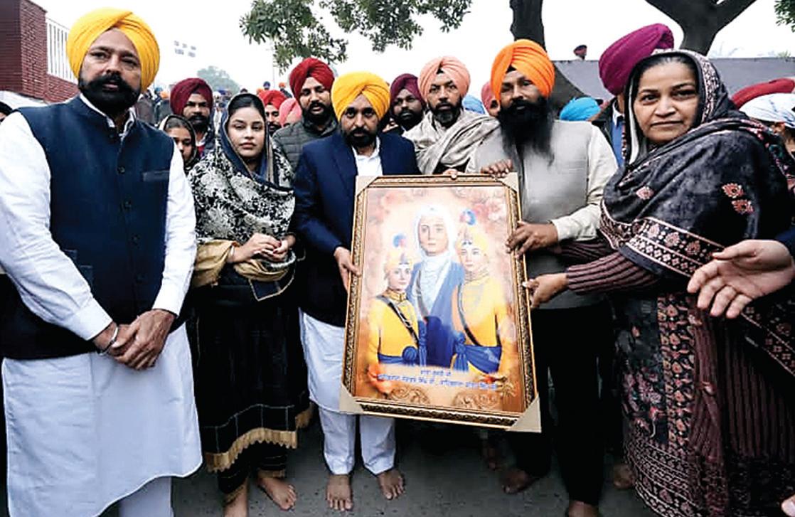 साहिबजादों की बेमिसाल कुर्बानी ने मानवता को अन्याय के विरुद्ध लड़ने की प्रेरणा दी : सीएम