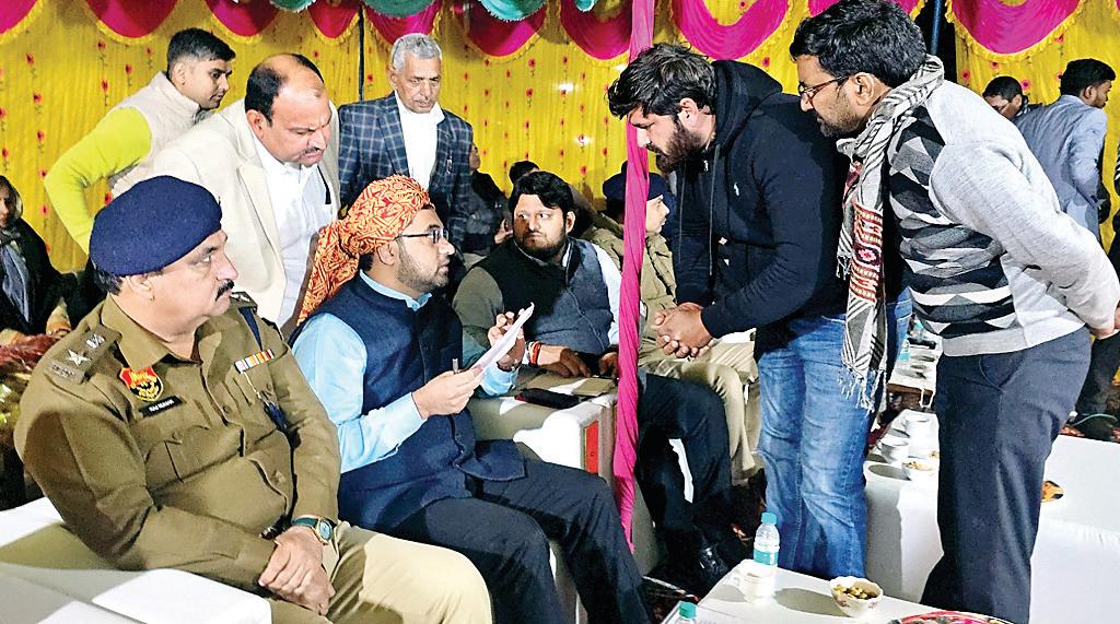 गांव के विकास और स्वच्छता में सक्रिय योगदान दें ग्रामीणः डीसी