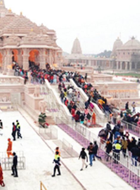 धार्मिक स्थलों से लेकर वन्य जीव विहारों तक उमड़ी पर्यटकों की भीड़