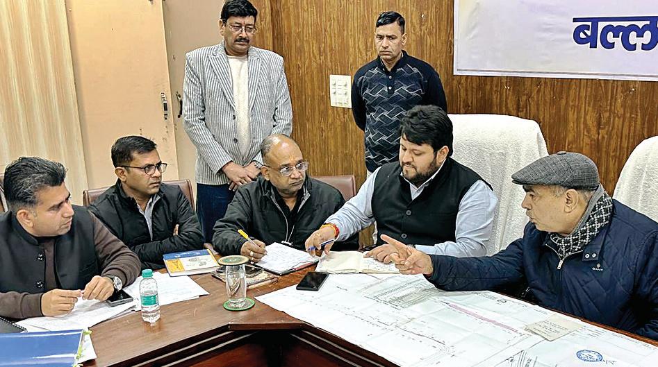 मुजेसर अंडरपास और सोहना फ्लाईओवर के कार्य में लाएं तेजी : मूलचंद शर्मा