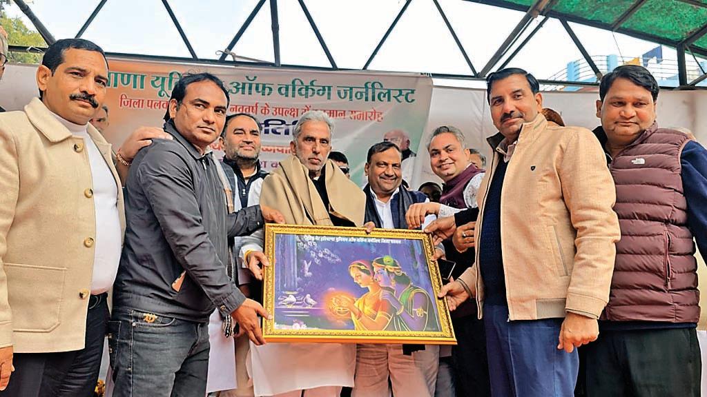 लोकतंत्र के सच्चे प्रहरी, समाज और सरकार के बीच सेतु : कृष्णपाल
