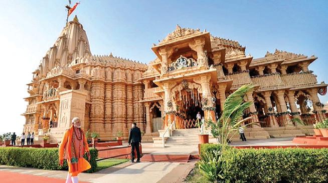सोमनाथ मंदिर के 1000 वर्ष पूरे होने पर पीएम मोदी अर्पित की श्रद्धांजलि