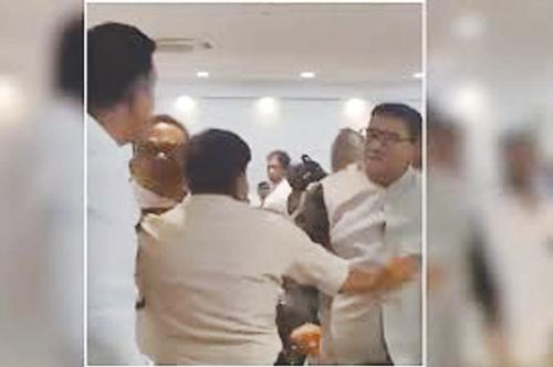 दिल्ली डेयरी कारोबारी की हत्या में वांछित दो शार्पशूटर गिरफ्तार