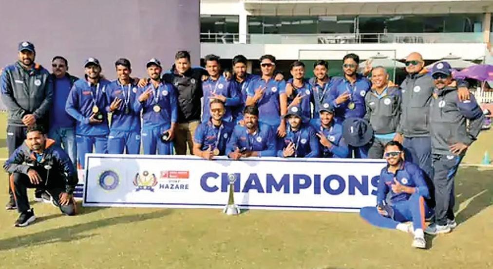 विजय हजारे ट्रॉफी में फिफ्टी लगाई, सिराज ने 3 विकेट झटके, मयंक अग्रवाल का शतक
