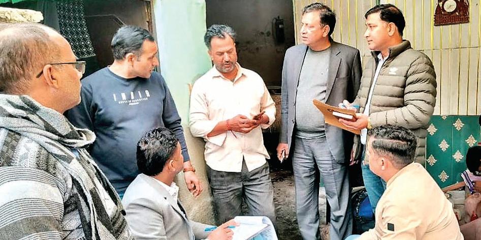 मुख्यमंत्री उडनदस्ता ने पर्वतीय कालोनी में की रेड, सोया सोस के भरवाए गए सैम्पल व सॉस को कराया गया डिस्ट्रॉय
