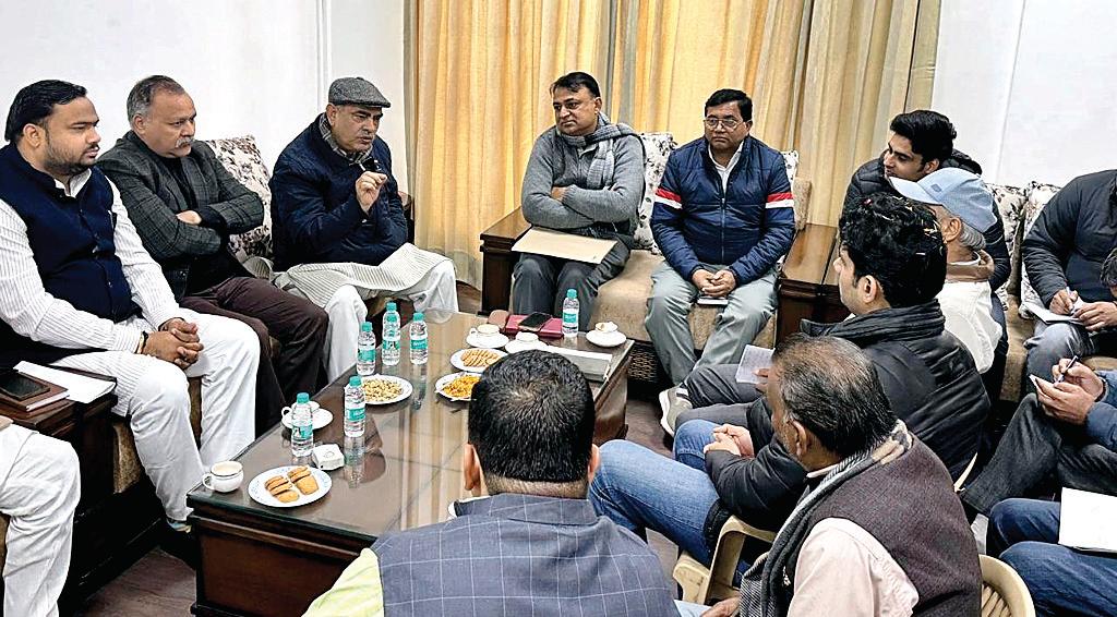 छोटी-छोटी गलियों तक पहुंचे स्ट्रीट लाइट, म. मुख्य चौराहों पार्कों पर लगाई जाएगी हाई मास्क लाइट : पं. मूलचंद शर्मा