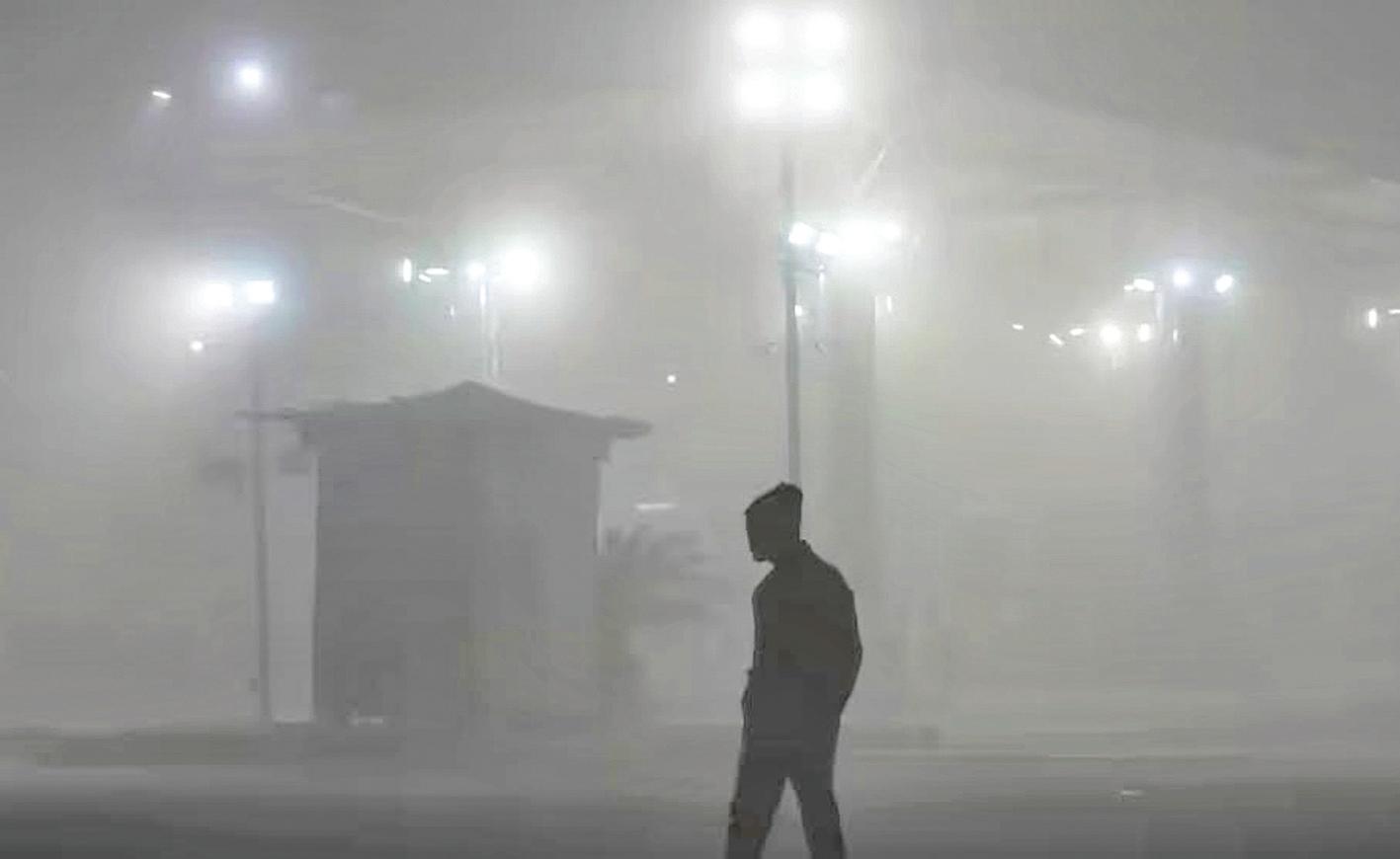 उत्तर प्रदेश में घने कोहरे के साथ हाड़ कंपाने वाली ठंड का कहर