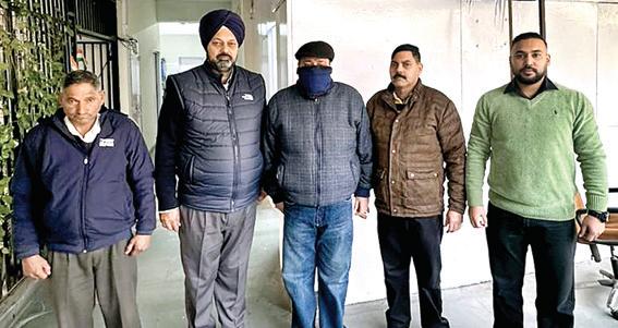 2,000 रुपए रिश्वत लेते क्लर्क को विजीलैंस ब्यूरो ने किया काबू