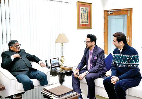 पंजाबी गायक गुरदास मान ने राज्यपाल से की शिष्टाचार भेंट