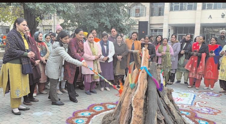 हमारी बेटियां किसी से कम नहीं, महिला हमारे परिवारों की रीढ़ की हड्डी : प्रीति