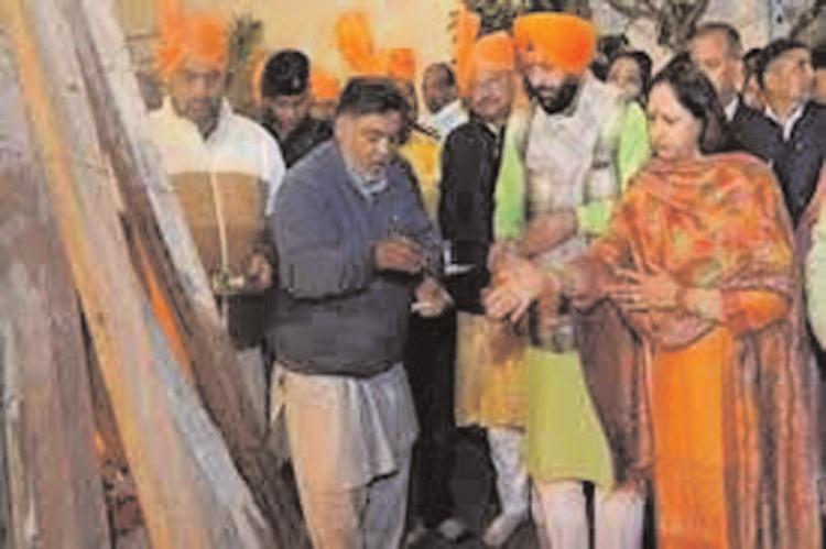 मुख्यमंत्री सैनी ने मनाई लोहड़ी, हरियाणा वासियों को दी शुभकामनाएं