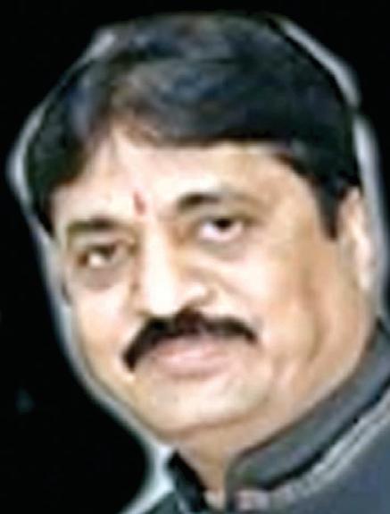 आरोपों से ऊपर उठे राजनीति के 'दादा-पुरुष'