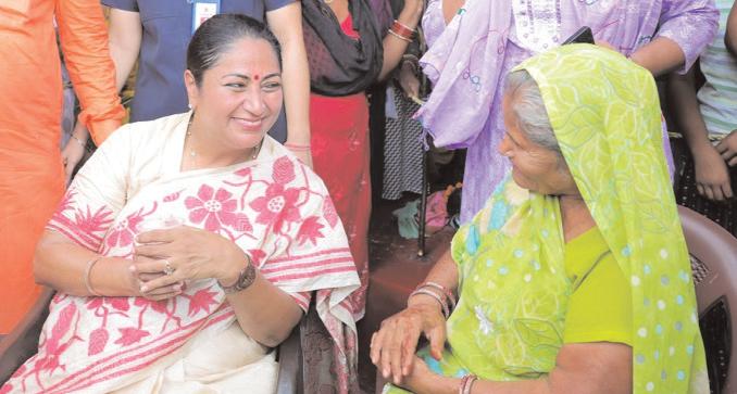 झुग्गीवासियों का विकासः पीएम मोदी के संकल्प को साकार कर रही रेखा सरकार