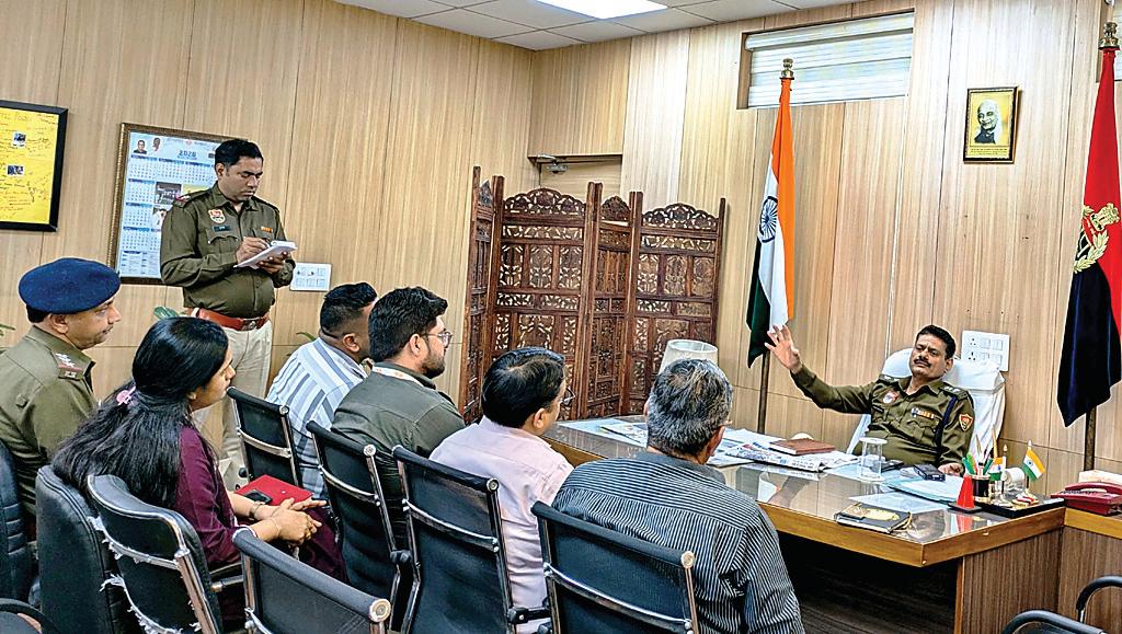अस्पतालों के बाहर अव्यवस्थित पार्किंग पर नियंत्रण के लिए बैठक आयोजित