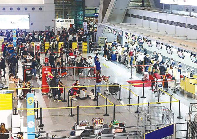 Lawyers and academics ask tribunal to halt service fee increase at NAIA