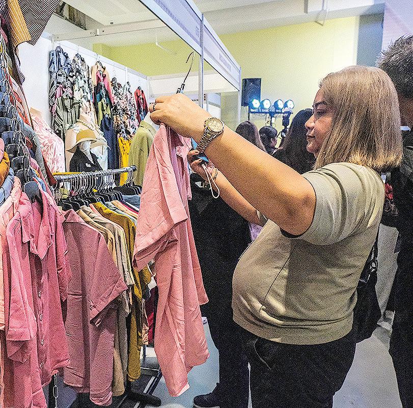 Retailers still positive about sales during holidays