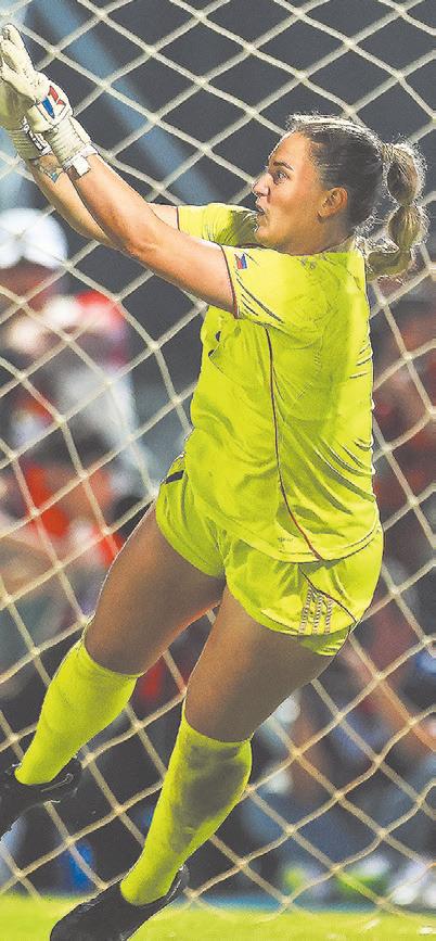 Philippine women's football team the new queens of SEAG