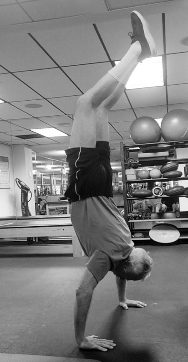 LOLO, NAKATANGGAP NG GUINNESS WORLD RECORD DAHIL SA KANYANG TALENTO SA PAG-HANDSTAND!
