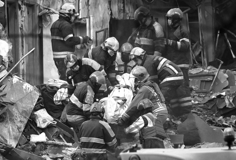 'Massive' Russian missile attack kills nine in Kyiv