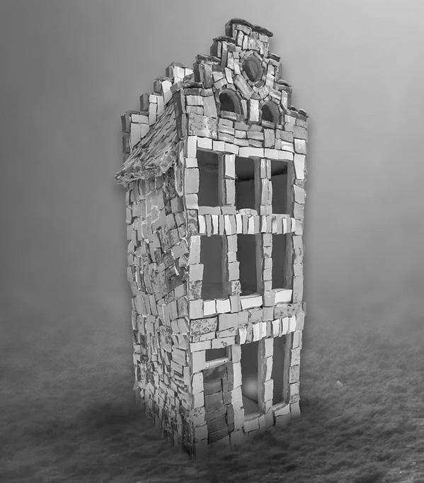 SWEDISH UNDERWATER ART EXHIBIT UNDERSCORES RISING WATER LEVELS