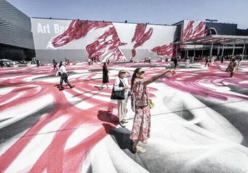 Art Market Banking on New Generation of Collectors